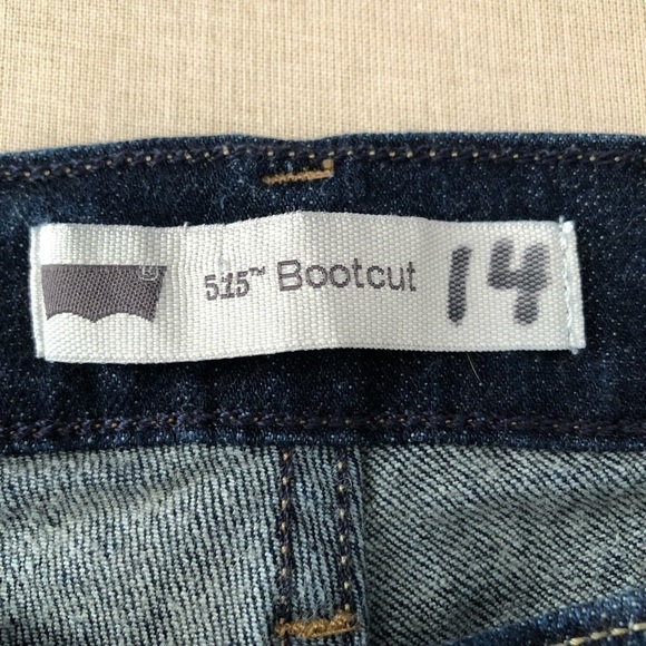 Levi’s Blue Dark Wash 515 Bootcut Jeans with Stud Detailed Back Flap Pockets 14 - Picture 4 of 12